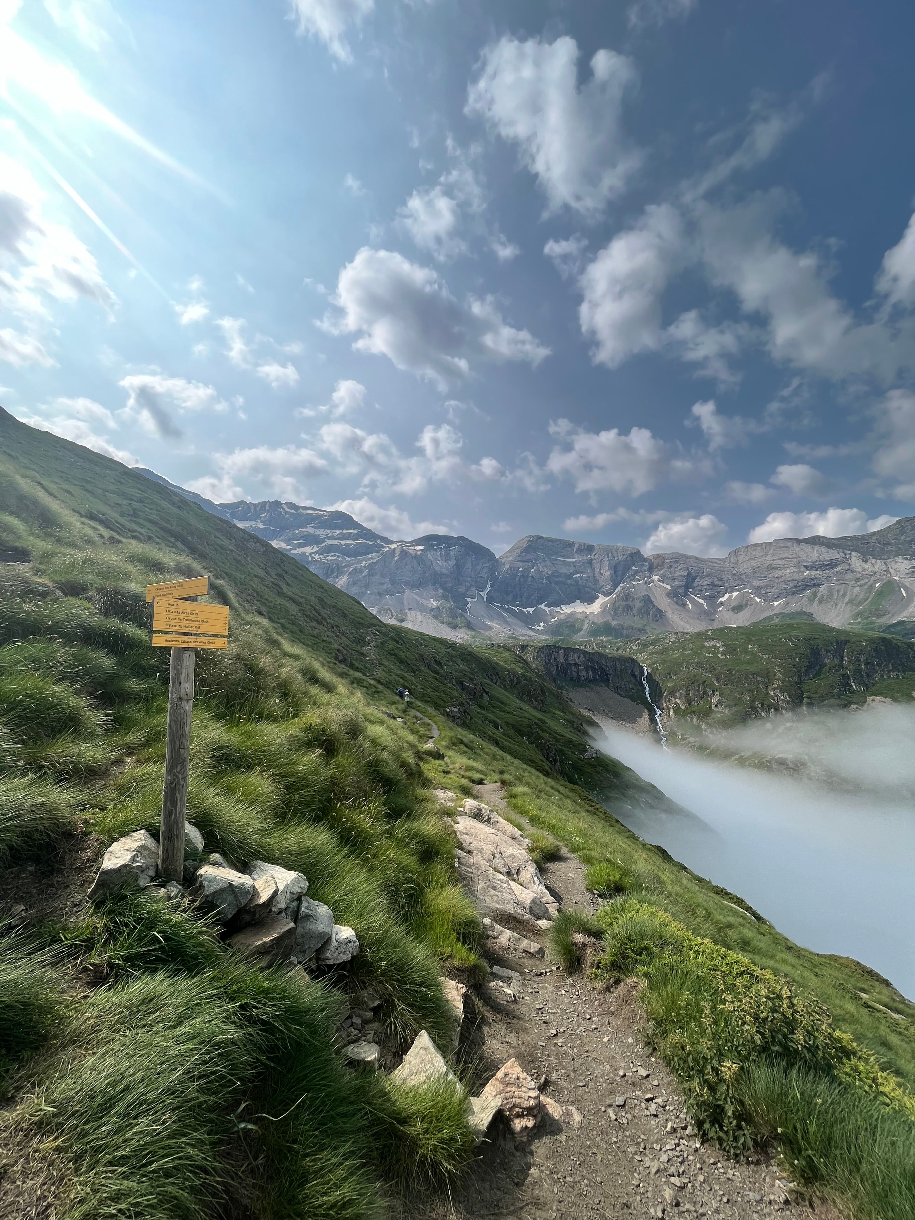 Mer de nuage et vue sur la cirque de Troumouse