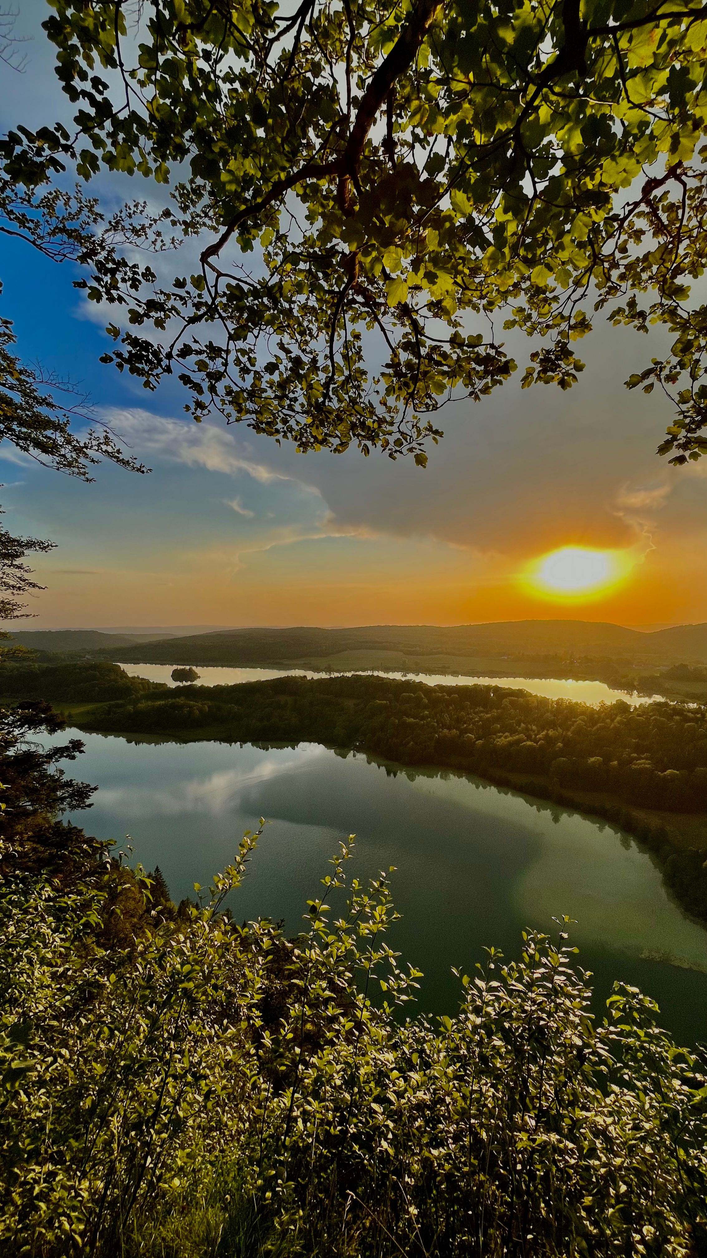 Coucher de soleil avec les 4 lacs du Jura