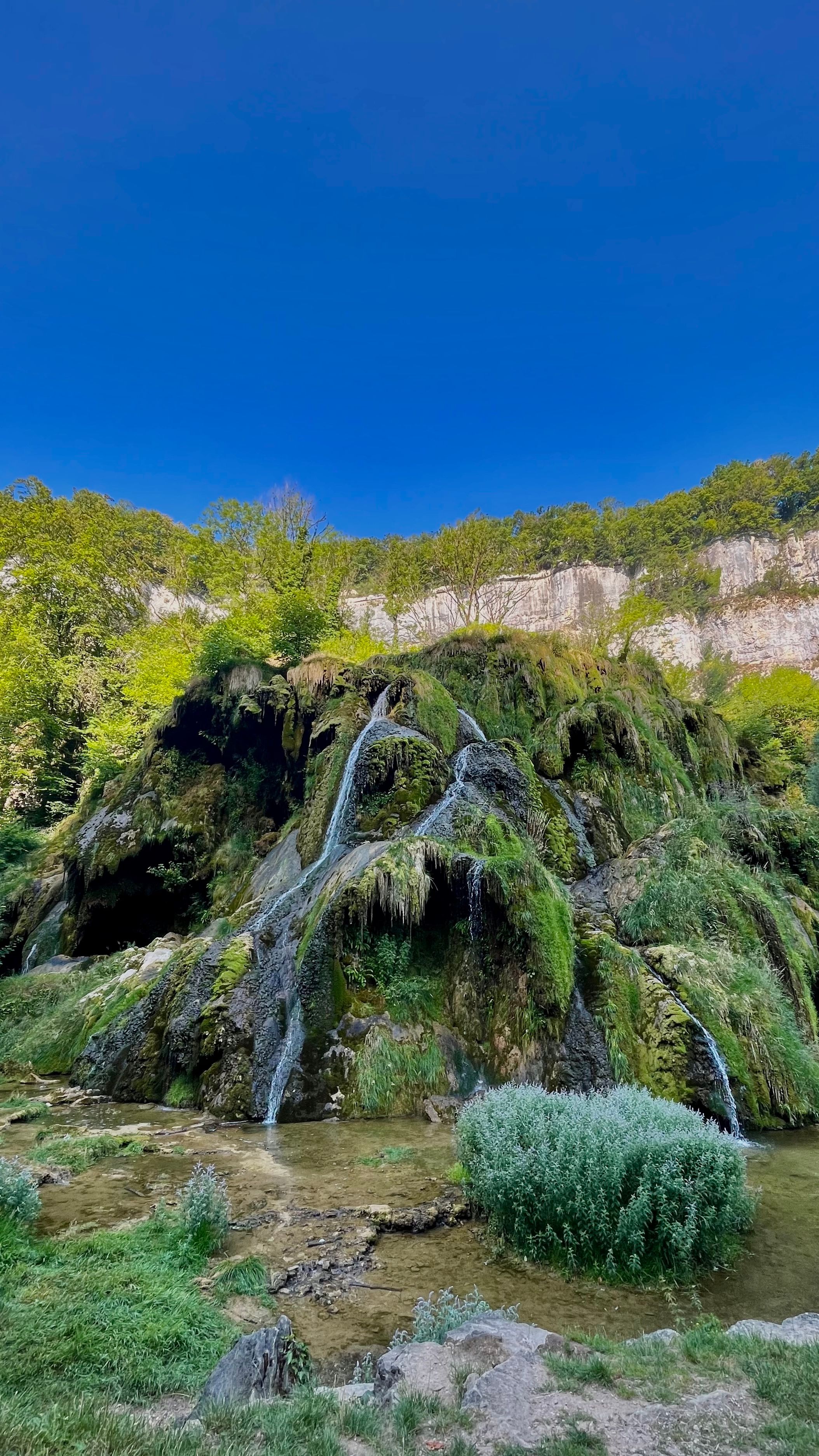 Cascade de tufs près de Baume les Messieurs