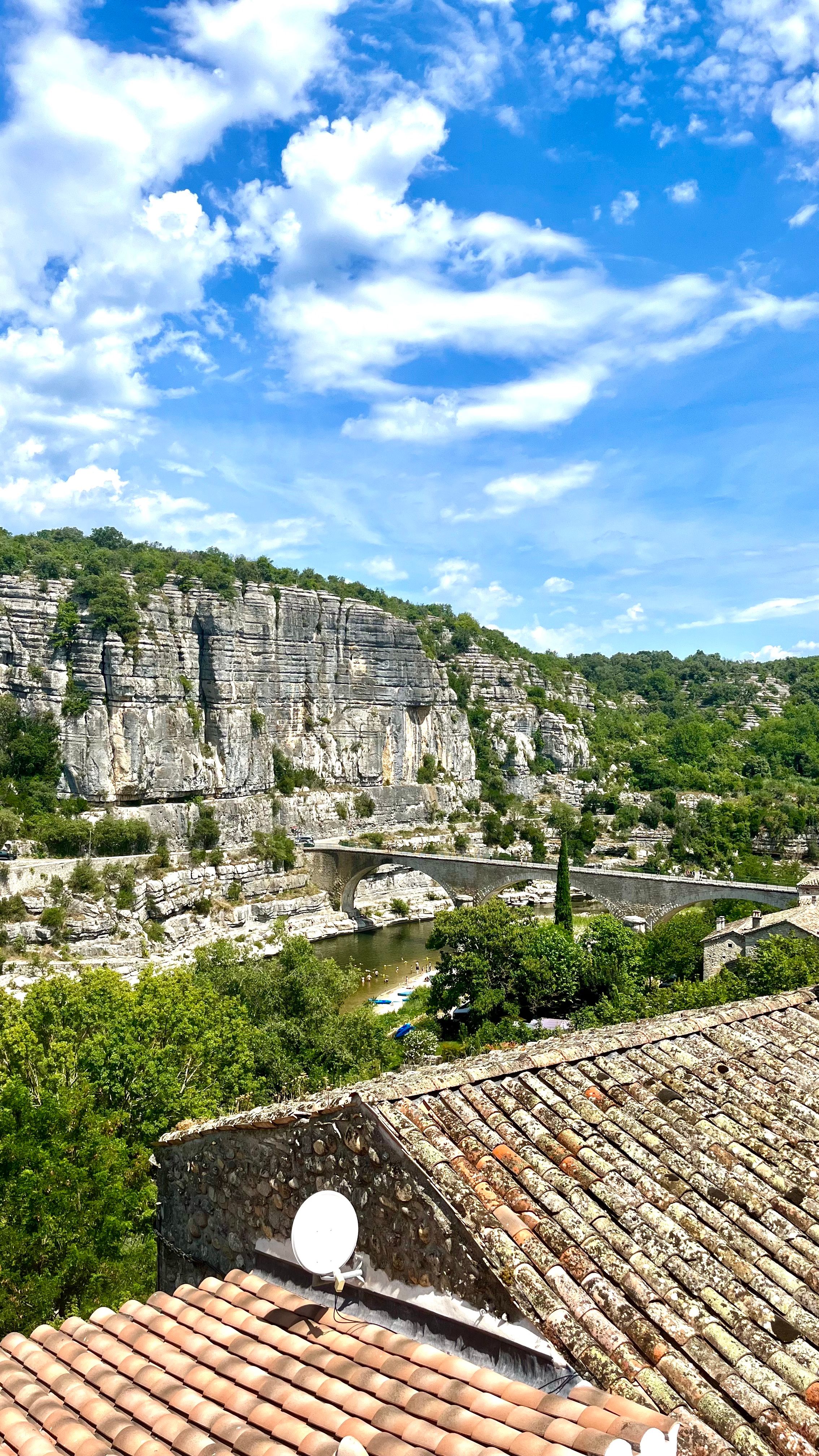 Les gorges de l'Ardèche depuis le village de Balazuc