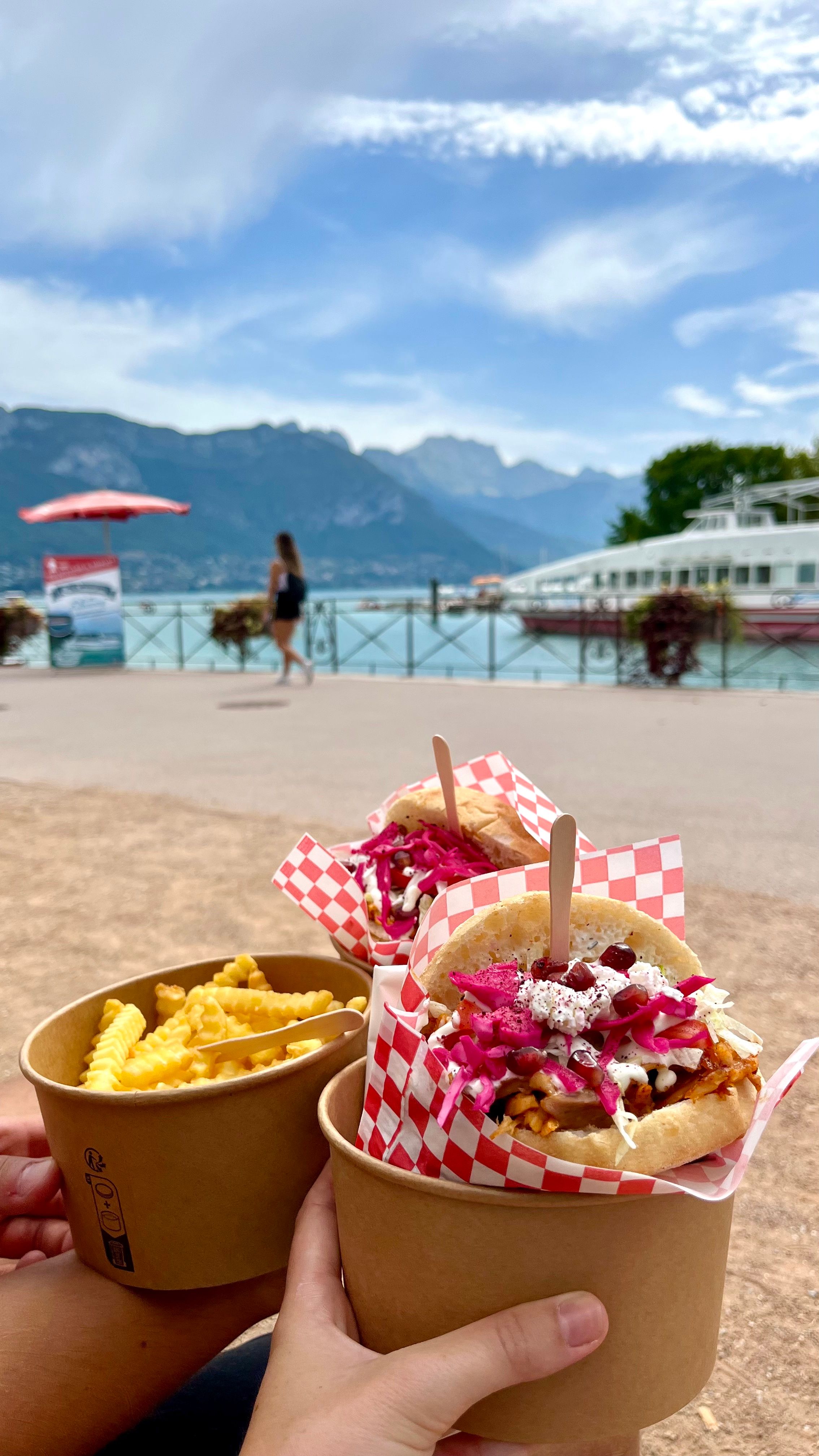 Un kebab du Dunk Berliner Kebab en face du Lac d'Annecy