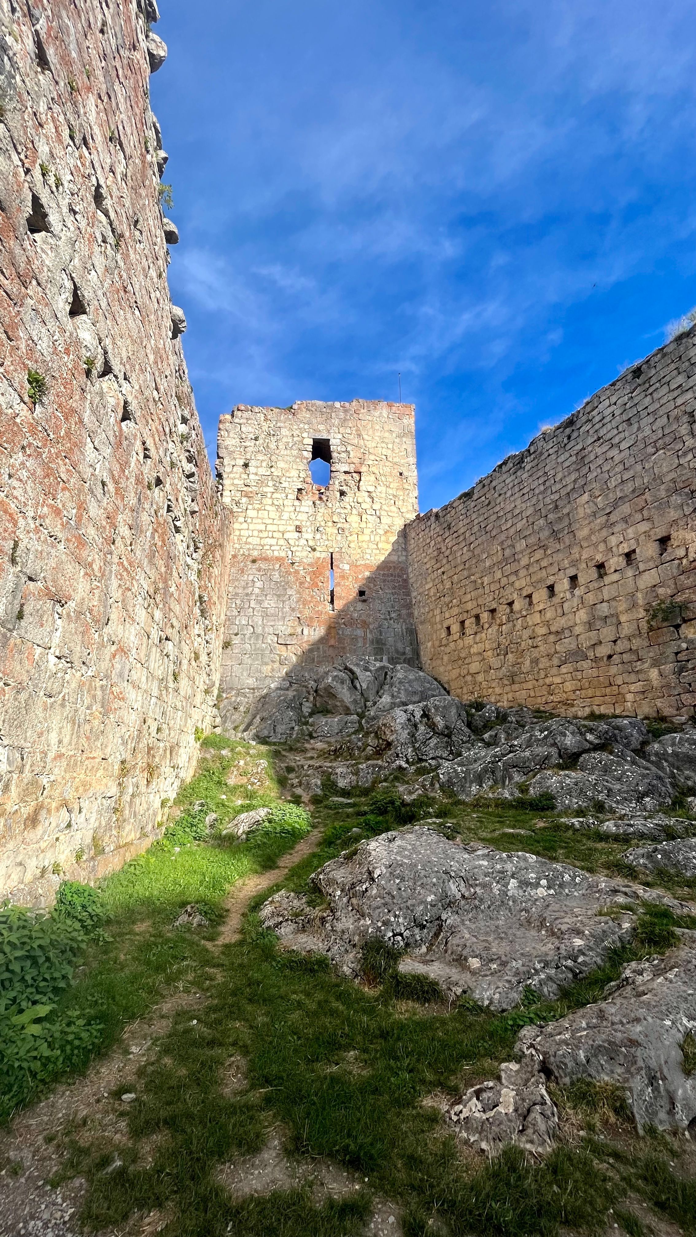 Intérieur du château de Montségur