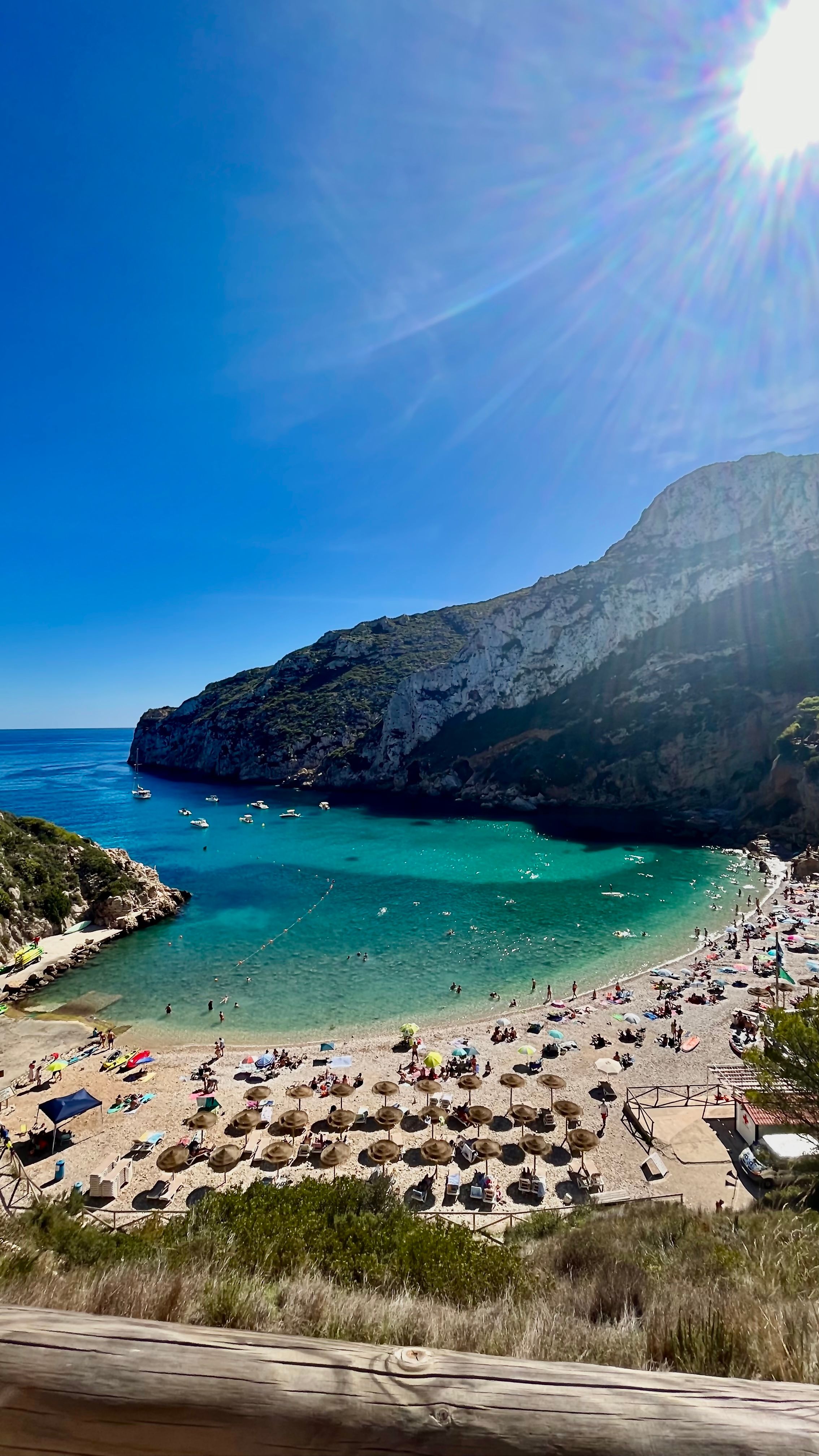 Plage de Granadella vue depuis le parking en hauteur