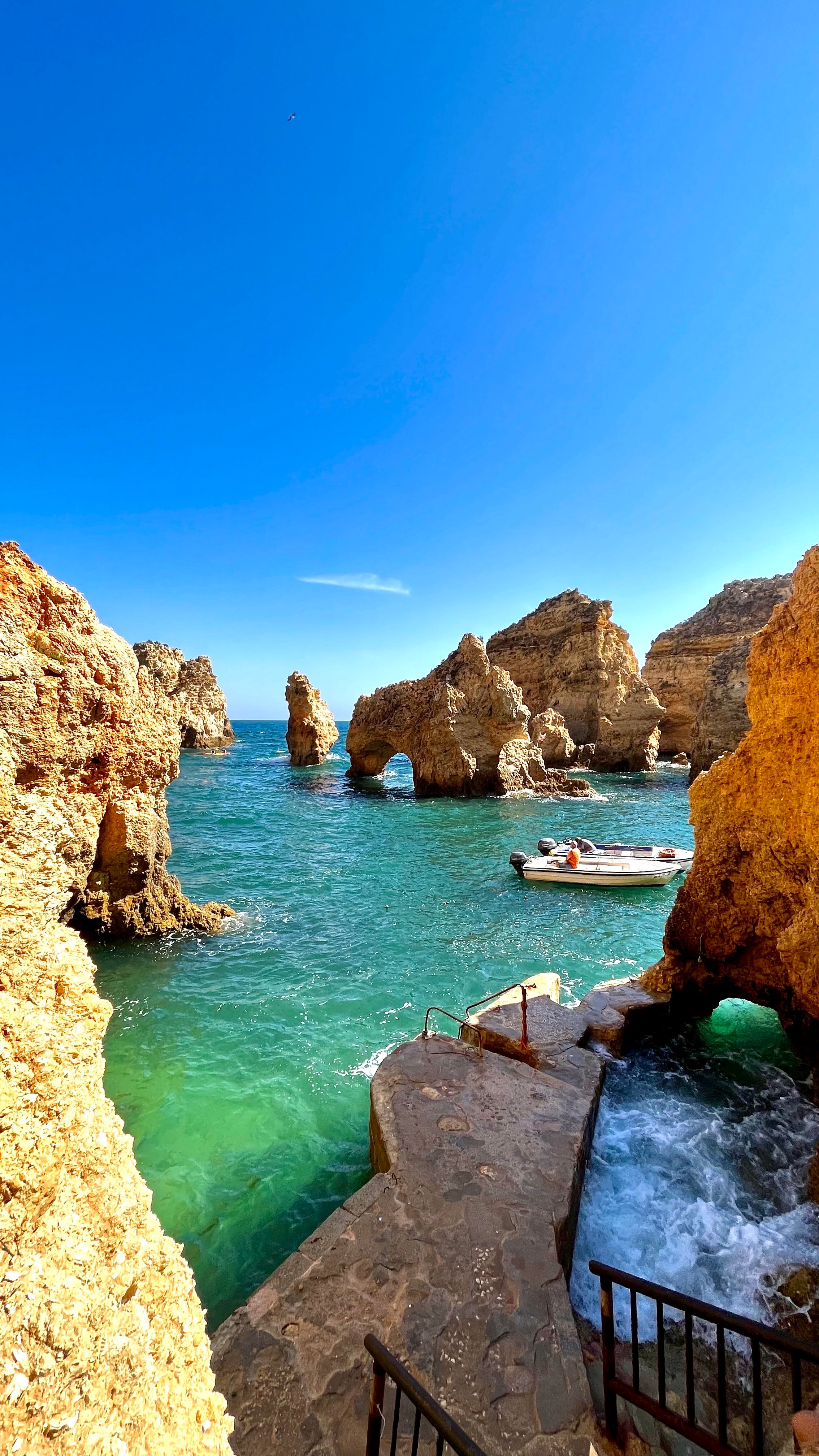 Belle vue de la mer à Ponta Da Piedade en Algarve