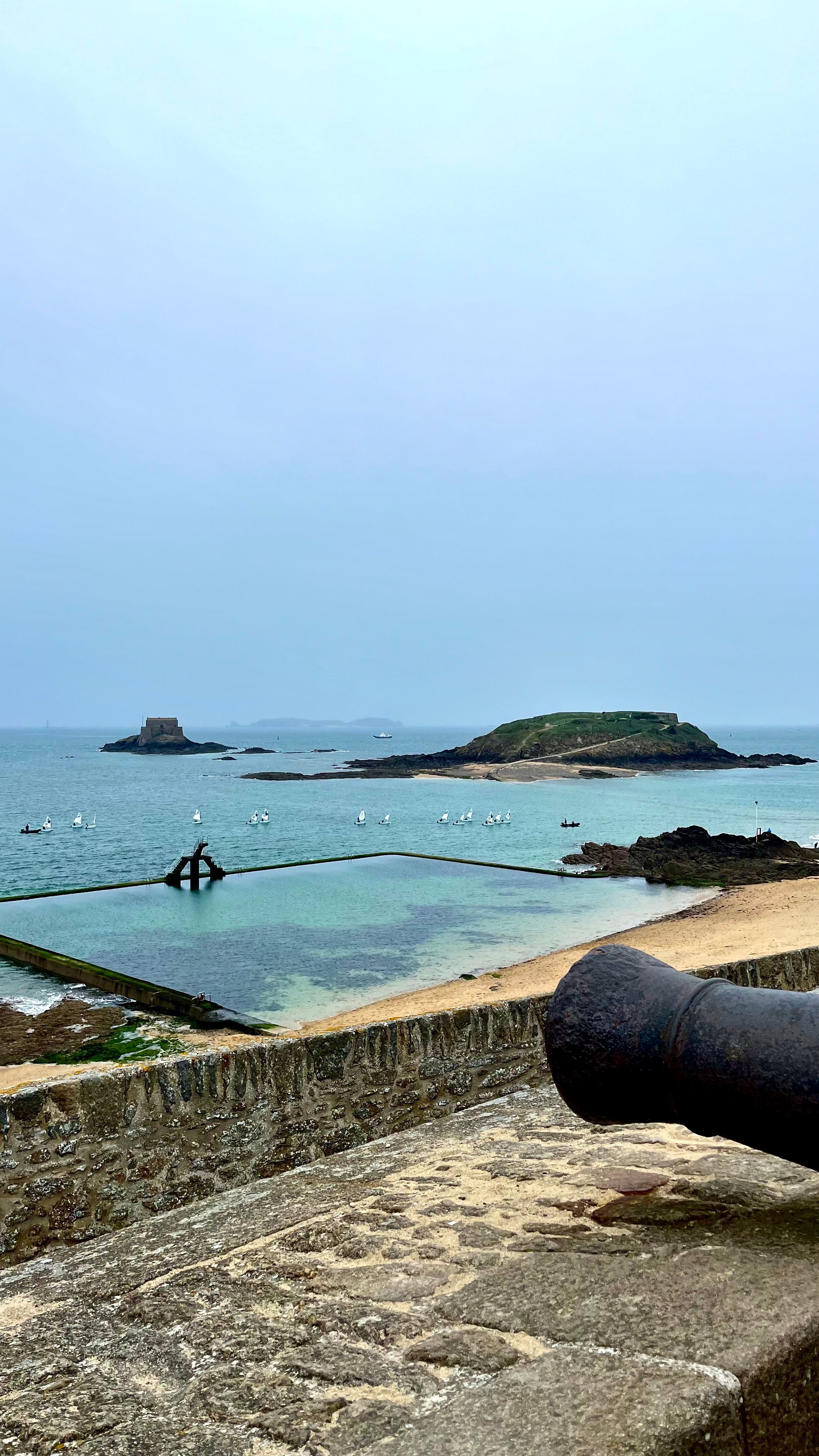 Vue depuis les remparts de St Malo, sous la pluie