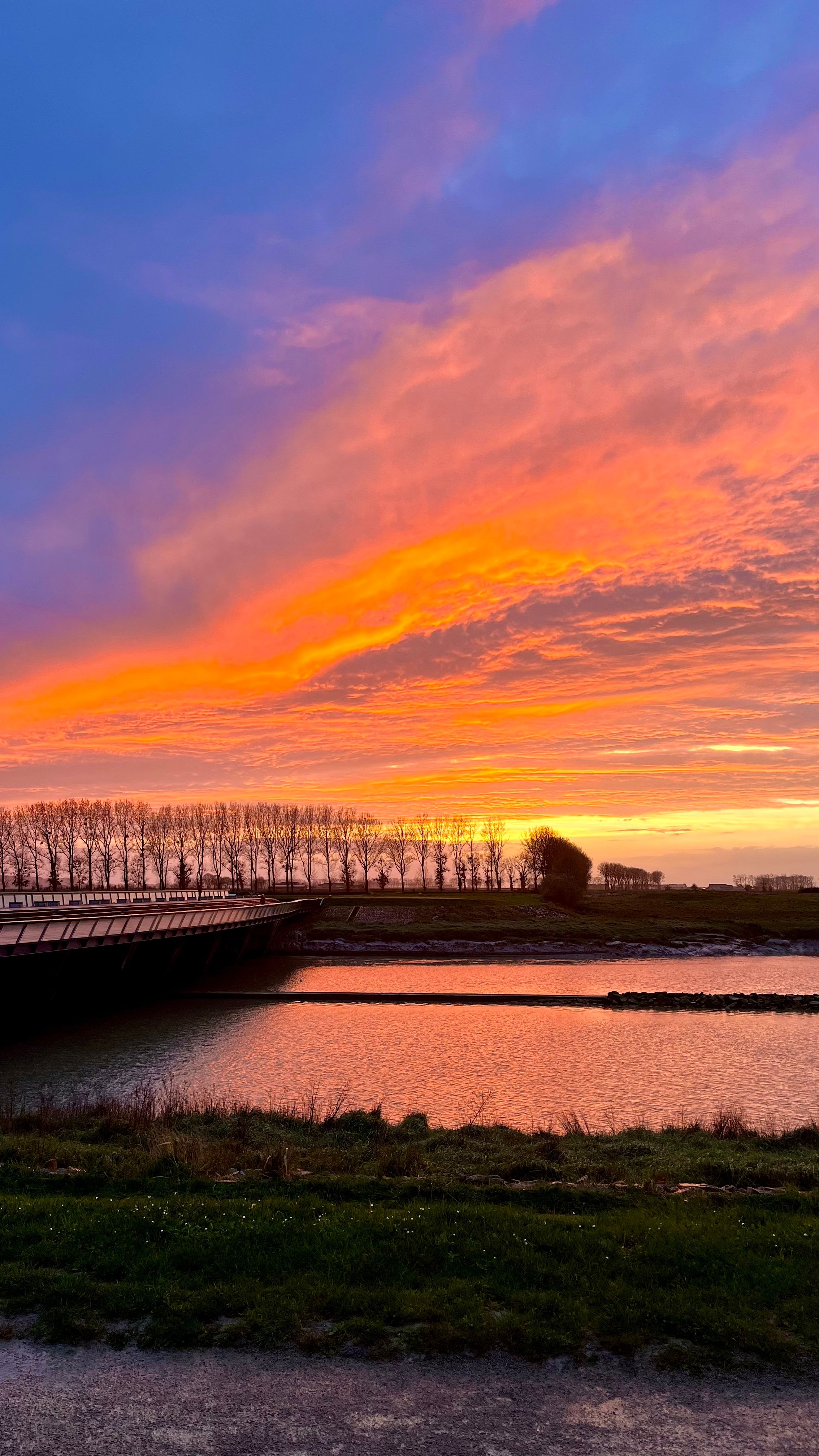 Coucher de soleil à côté du Mont St Michel