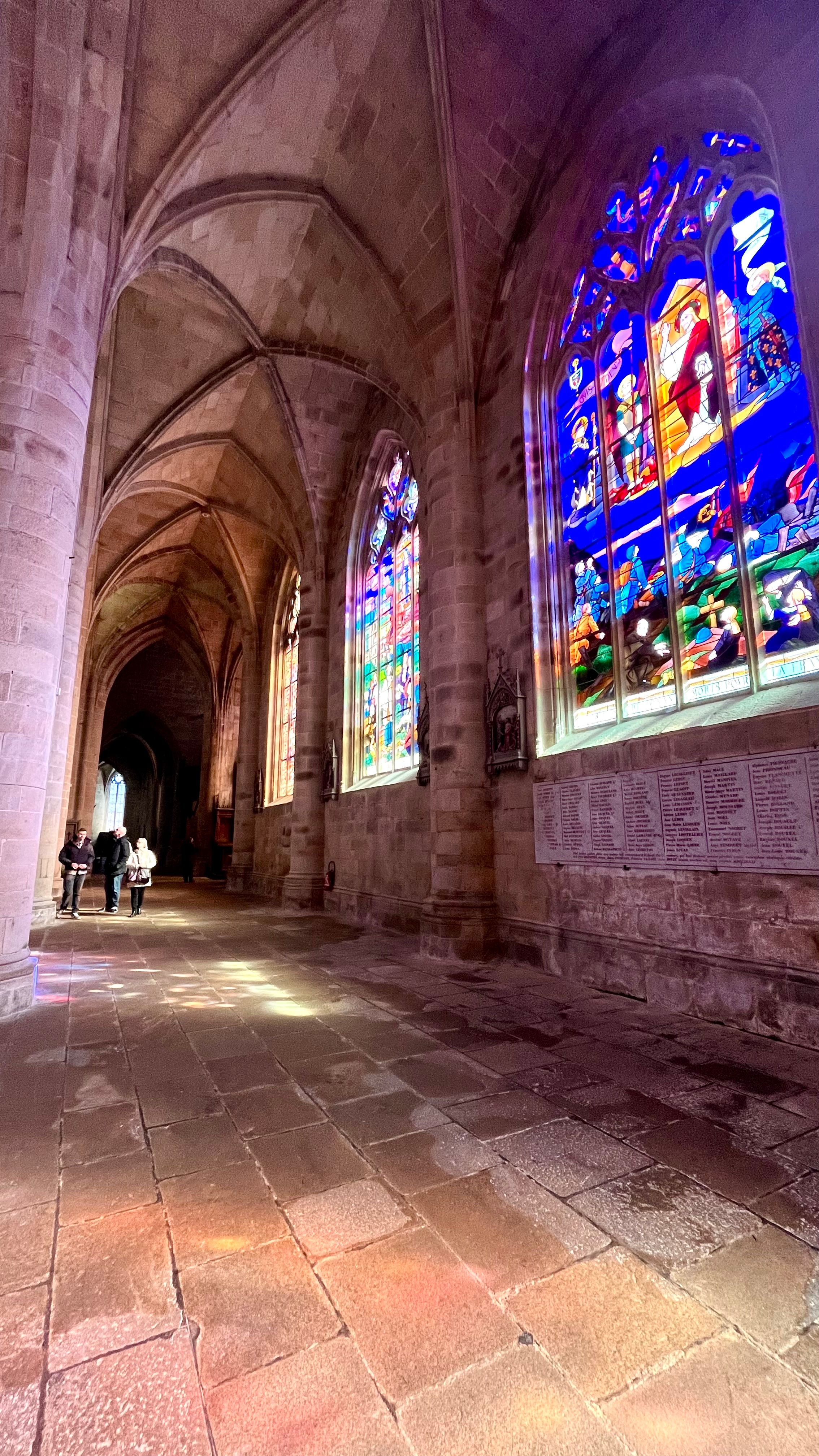 Les vitraux de la cathédrale St Malo à Dinan