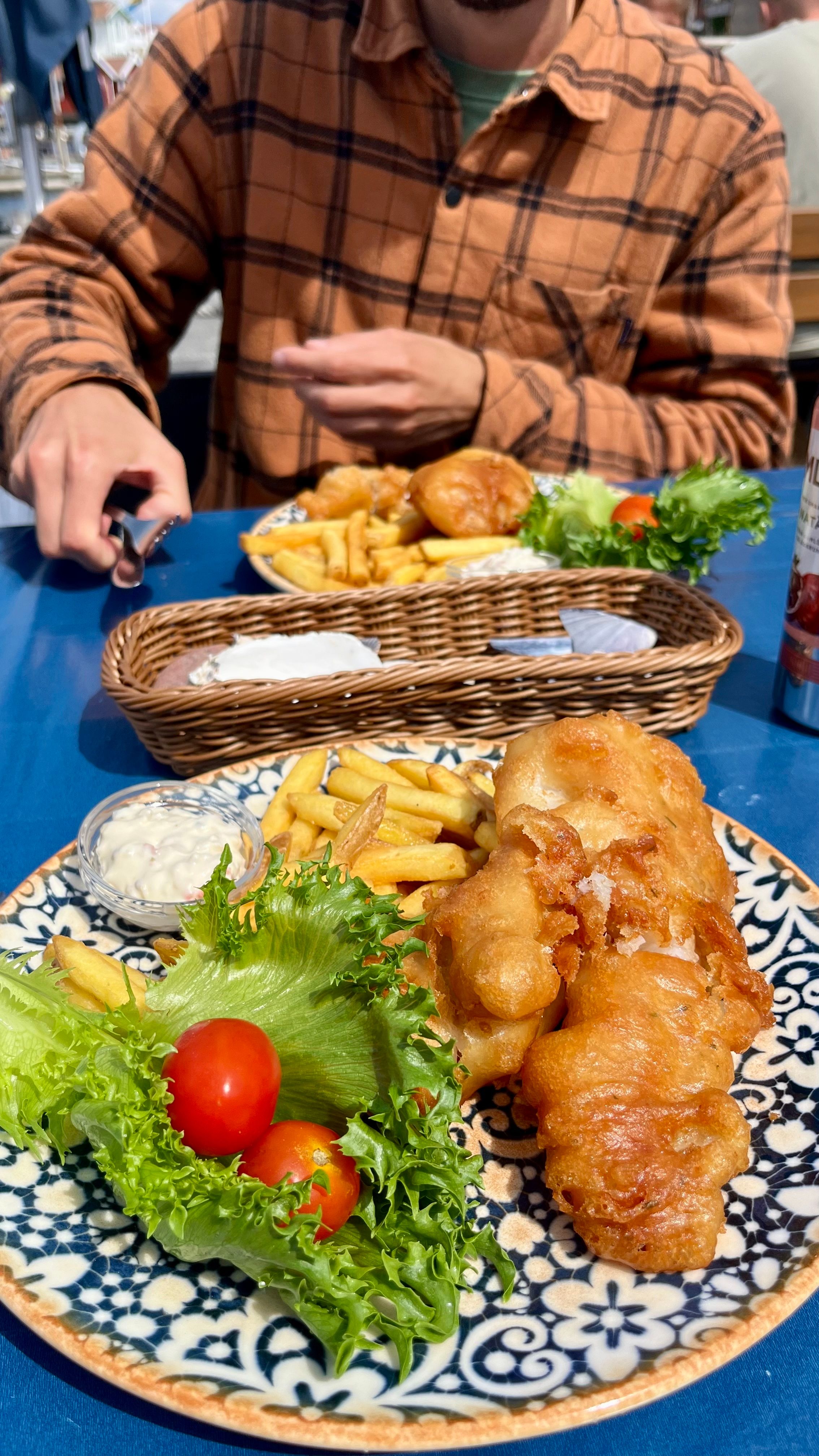 Un Fish'n'chips maison sur le port de Smögen en Suède